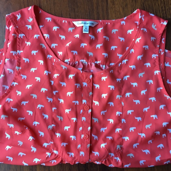 🐞 Elephant Novelty Print Sleeveless Blouse - Picture 3 of 7